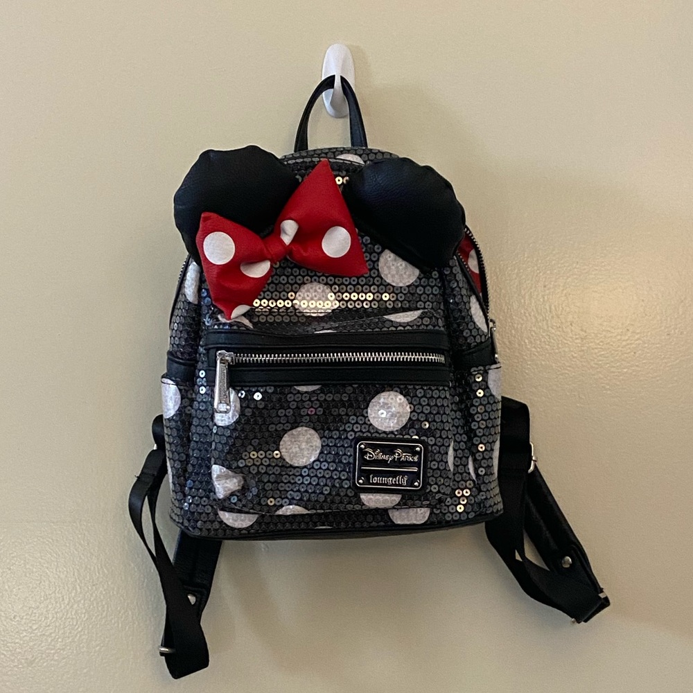 Minnie Mouse lounge fly back pack